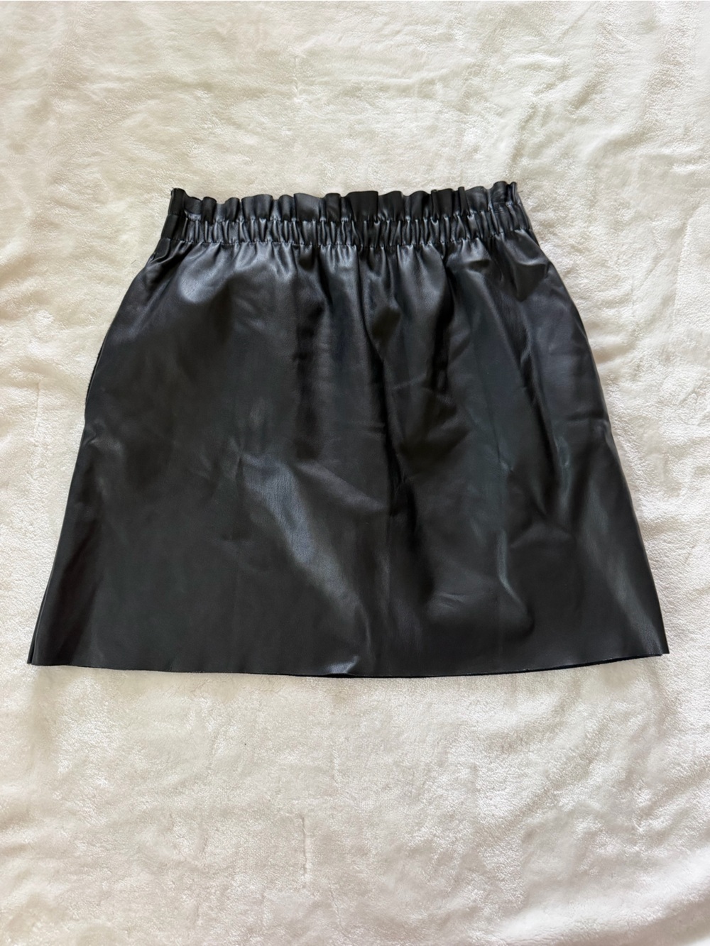 Zara Black Faux Leather Elastic Waist Mini Skirt size small EUC